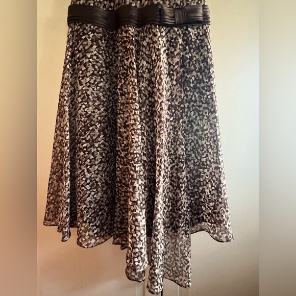 Fun & Frilly Sleeveless Dress - Picture 6 of 9